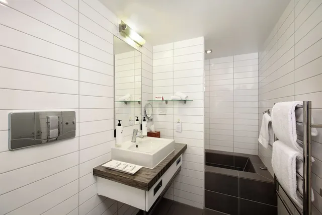 1 Bedroom, Apartment, King Bed, Lake View, Swiss-Belsuites Pounamu Queenstown 6/7