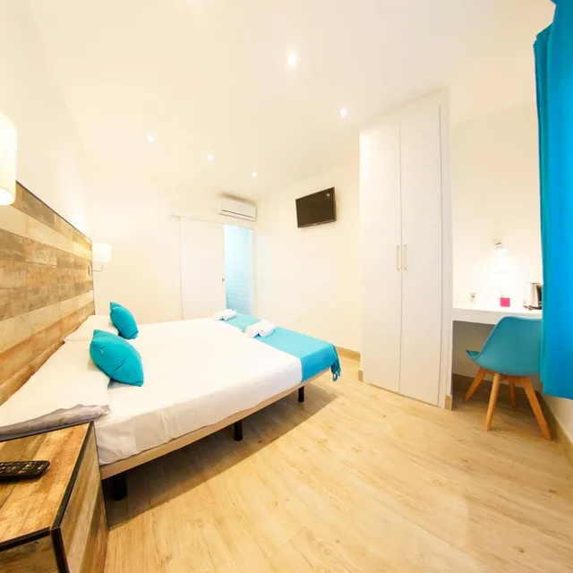 غرفة بسرير مزدوج بشرفة، Hotel Zen Airport 5/10