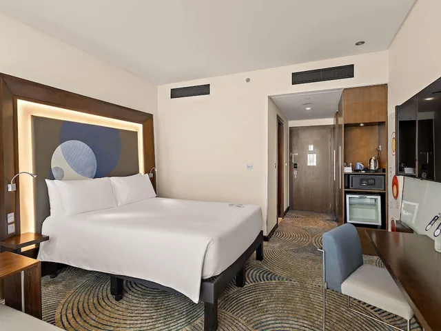 Superior, Double Bed, Novotel Abu Dhabi Gate 2/10