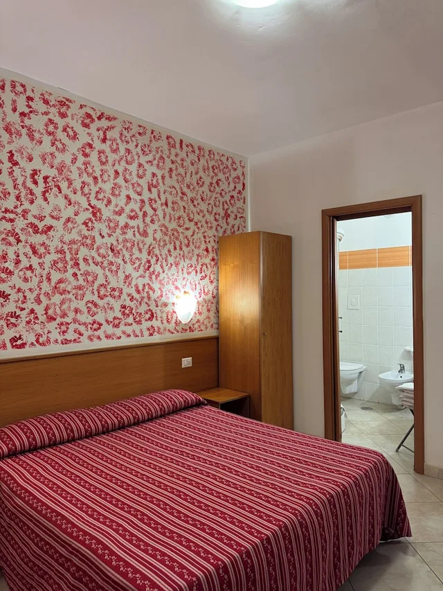 غرفة قياسية بسرير مزدوج، Luigiane B&B 4/7