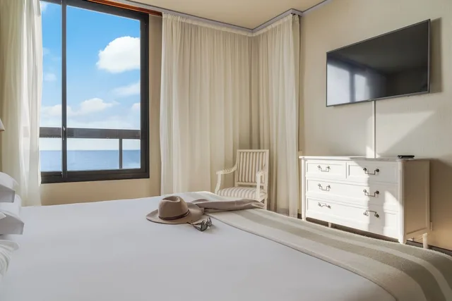 Suite, Queen Bed, Sea View, Pestana Bahia Praia Nature And Beach Resort 1/2
