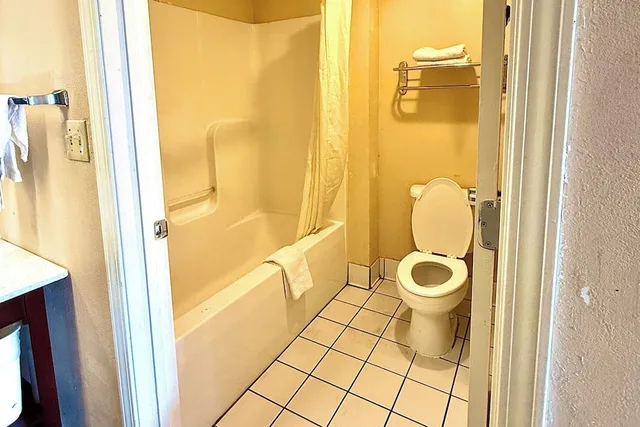 غرفة بسريرين كوين للمدخنين، Magnolia Inn Townhouse Hattiesburg MS I-59 8/10