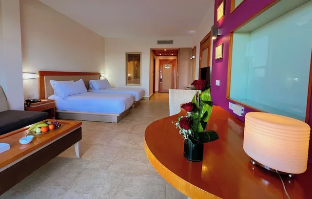 غرفة ديلوكس بسرير كينج بإطلالة على البحر بمسبح خاص، Barcelo Tiran Sharm 7/10