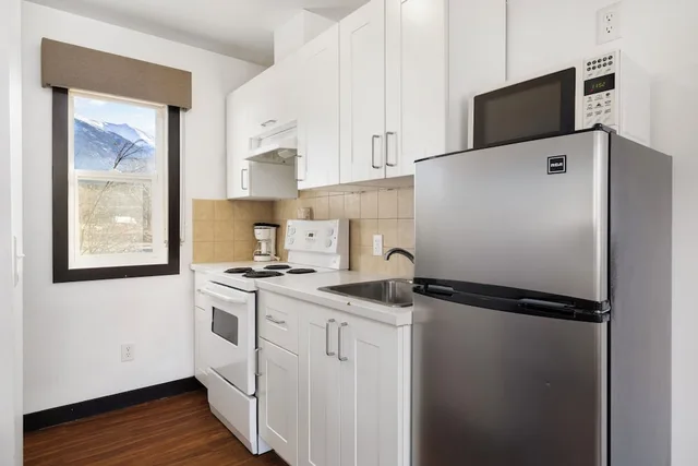 استوديو بسرير كوين، Canmore Rocky Mountain Ski Lodge 4/6