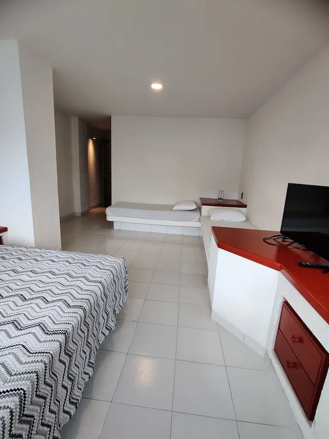 Standard, Street View, 2 Sofa، Hotel Aristos Acapulco 2/10