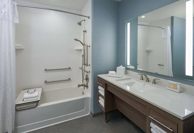 جناح بسريرين كوين بإطلالة على البحر لذوي الإعاقة، Home2 Suites by Hilton Pompano Beach Pier 3/3