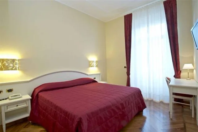غرفة ثلاثية بإطلالة على البحيرة، Hotel Excelsior Splendide 3/6