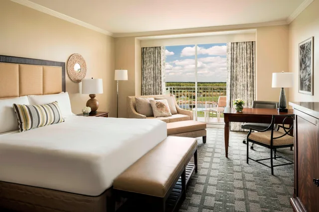 غرفة كلوب بسريرين مزدوجين بإطلالة، The Ritz-Carlton Naples, Tiburon 1/2