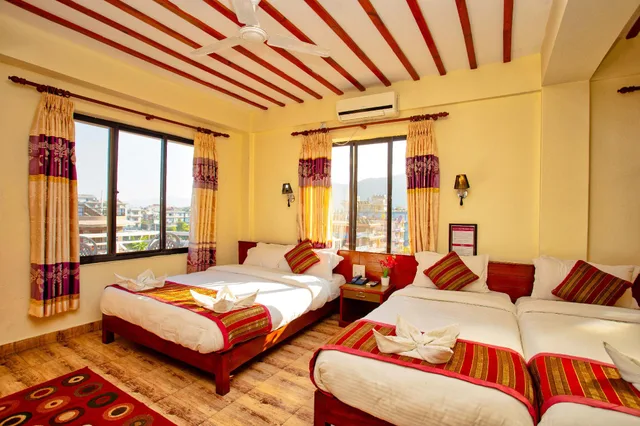غرفة عائلية، Hotel Orchid 1/1
