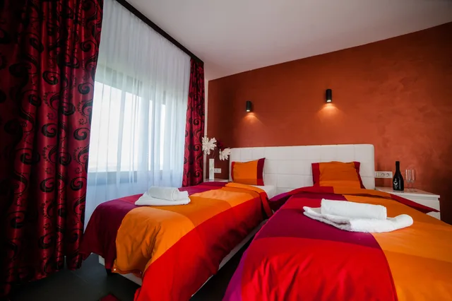 غرفة قياسية بسريرين منفصلين، La Villa Hill Resort 2/2