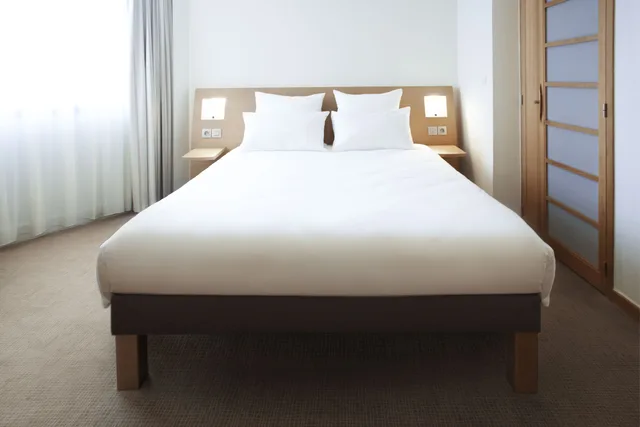غرفة سوبيريور عائلية بسرير كوين مع أريكة، NOVOTEL LAUSANNE BUSSIGNY 4/10