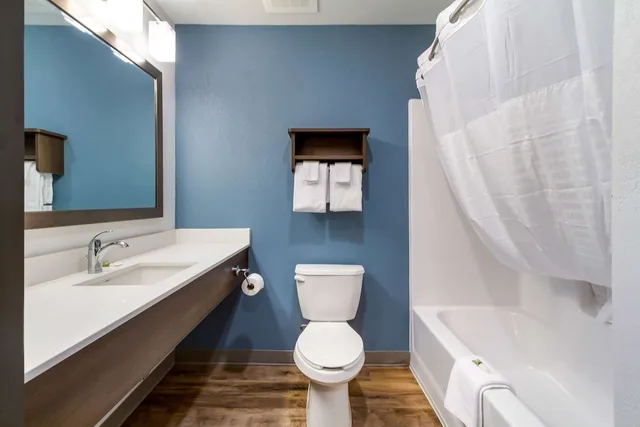 غرفة قياسية بسرير كوين، WoodSpring Suites Harrisburg Linglestown 3/3