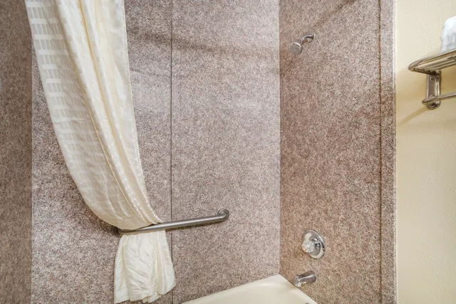 غرفة قياسية بسرير كينج، Best Western Gastonia 8/8