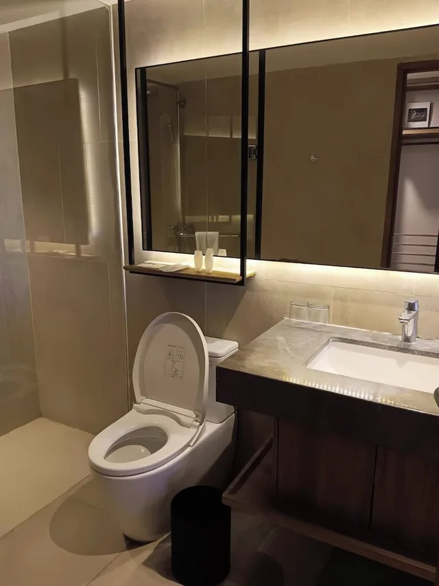 غرفة بريميير بسرير كينج بإطلالة على الجبل، Louis Kienne Resort Senggigi 4/7