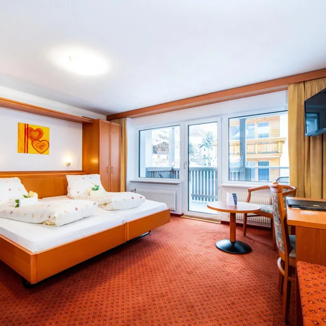 غرفة قياسية بسرير مزدوج، Kristall Saphir Hotel 2/5