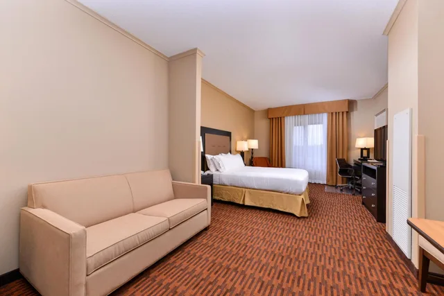 غرفة بسريرين كوين لذوي الإعاقة، Holiday Inn Express Breezewood 1/3