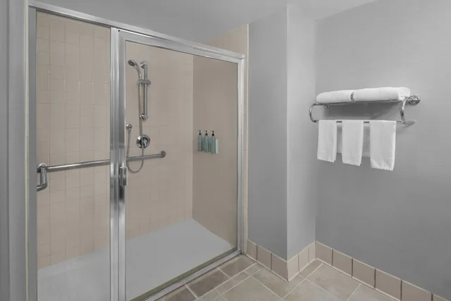 غرفة بسرير كينج مع أريكة، Courtyard by Marriott San Diego - Rancho Bernardo 8/8