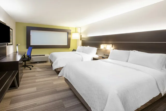 غرفة بسريرين كوين، Holiday Inn Express Hotel And Suites Manassas 2/3