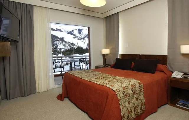 شقة بسرير مزدوج وسريرين منفصلين بغرفتي نوم مع أريكة، Condo Hotel 3/9