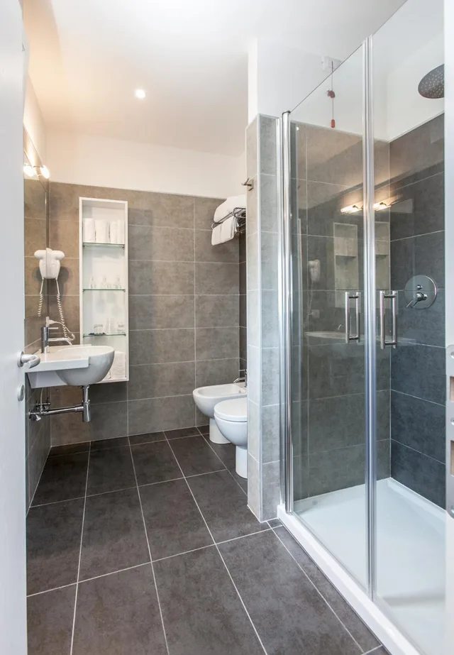 غرفة ثلاثية، Hotel Gardenia 6/6