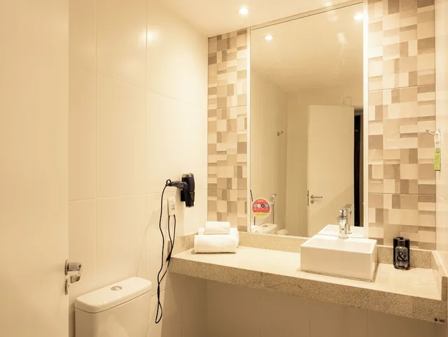 غرفة قياسية ثلاثية بسرير مزدوج وسرير فردي، B&B Hotel Rio De Janeiro Copacabana Posto 5 2/2