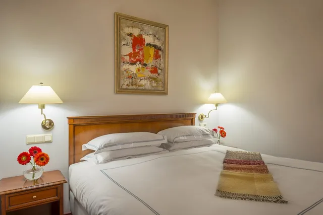 غرفة ديلوكس مفردة بسرير مزدوج بحوض استحمام، Grotthuss Hotel 2/2