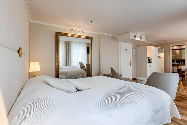 غرفة بسريرين مزدوجين بإطلالة على المدينة، Hotel des Balances 1/1
