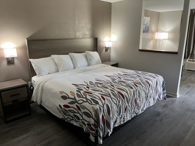 غرفة سوبيريور بسرير مزدوج، Red Roof Inn & Suites Monroe, NC 1/3