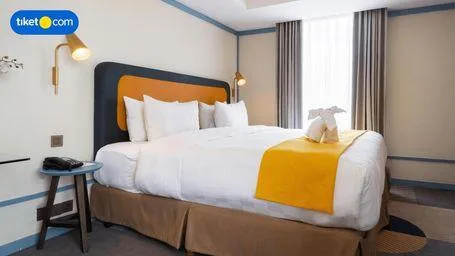 غرفة ديلوكس بسرير كينج للمدخنين، Hotel Louis Kienne Pemuda 1/1