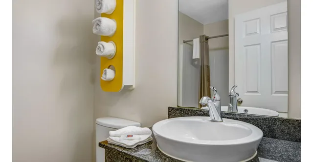 غرفة بسرير كوين لغير المدخنين، Studio 6 Extended Stay - Atlanta, GA - Chamblee 4/4