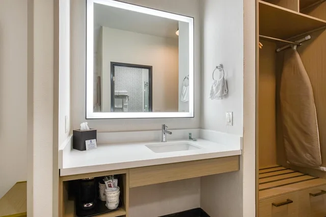 غرفة قياسية بسريرين كوين يُسمح فيها بالحيوانات الأليفة، Best Western Northwest Lodge 8/10