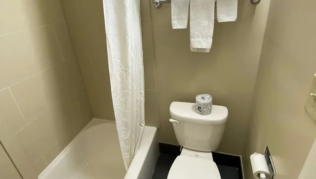 غرفة بسريرين مزدوجين للمدخنين، EXPRESS INN NEWPORT NEWS 6/9