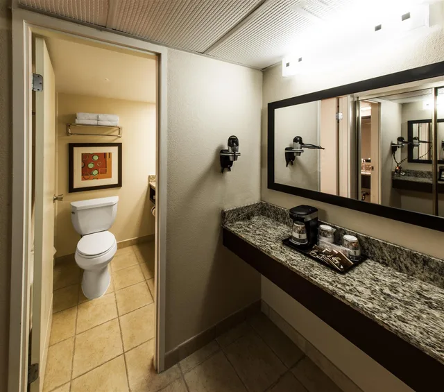 غرفة بسريرين كوين بشرفة، Drury Plaza Hotel Orlando - Disney Springs Area 2/2
