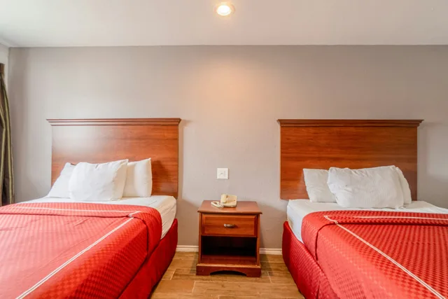 2 Queen Bed Smoking, OYO Budget Inn Falfurrias Hwy 281 6/10