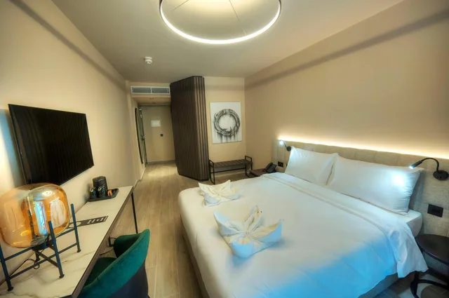 غرفة تنفيذية بسريرين منفصلين بشرفة، Aste Hotel 2/10