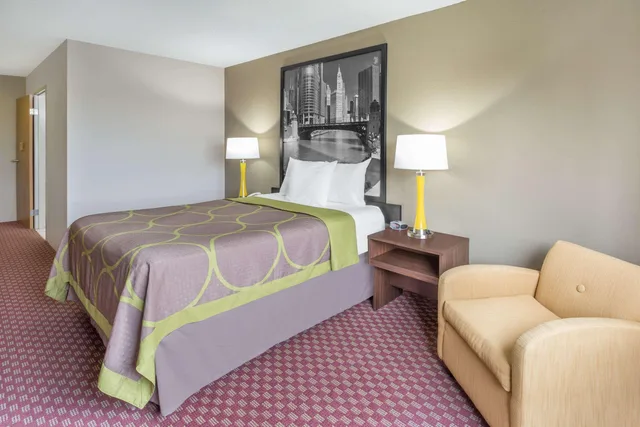 غرفة بسرير كوين، Super 8 by Wyndham Hebron Lowell Area 1/1