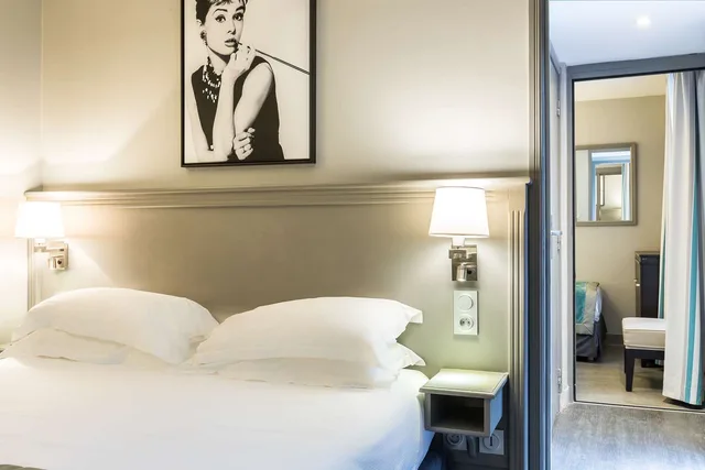 غرفة عائلية بسرير كوين وسريرين منفصلين، Hotel Montcalm 4/6