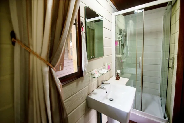 غرفة سوبيريور بسرير كوين بإطلالة على النهر، Banviewnam Camping & Resort 3/5