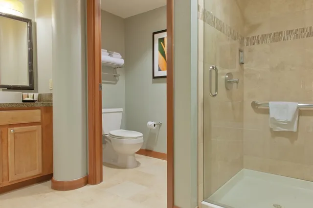 جناح بسريرين مزدوجين بغرفتي نوم بمطبخ صغير، Club Wyndham At Waikiki Beach Walk 10/10