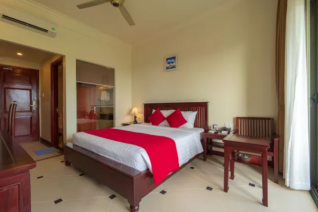غرفة ديلوكس ثلاثية بسرير كينج، Praha Hotel Phu Quoc 3/10
