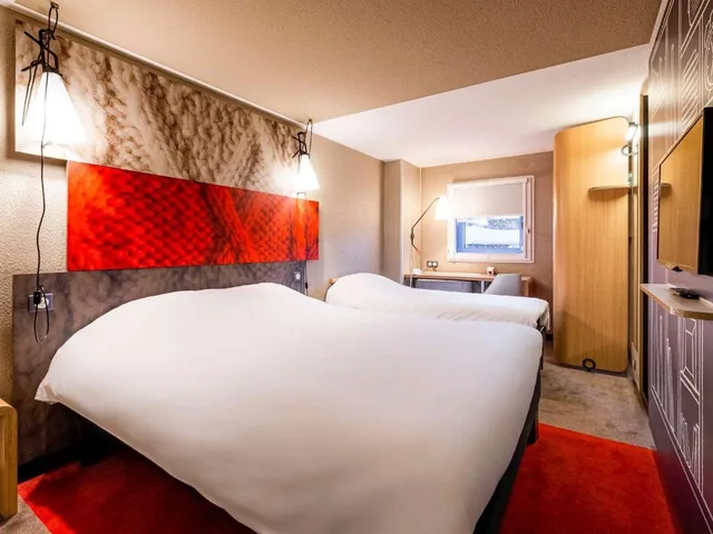 غرفة بسرير فردي، IBIS IRUN 3/3