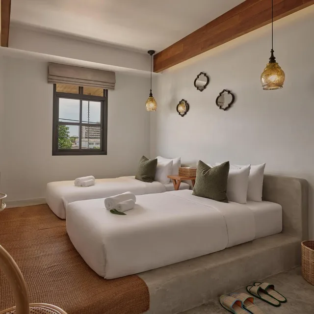 غرفة بسريرين منفصلين بإطلالة على المدينة، The Motifs Eco Hotel 1/3