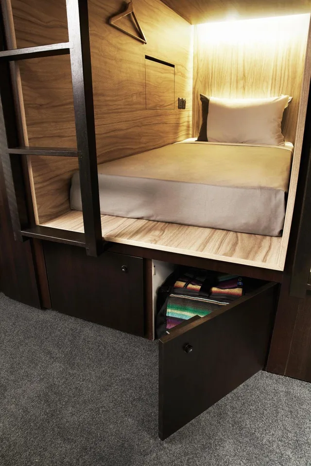 Pod, Mixed Dorm, Queen Bed، The Pod At Beach Road 6/7