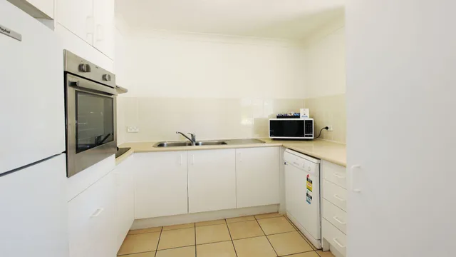 2 Bedrooms, Apartment, Queen and Twin Beds, Mari Court Resort 10/10