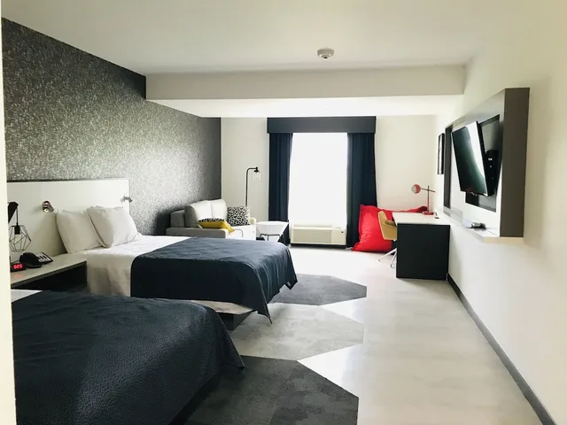 جناح بسريرين كوين مع أريكة، Hy-Lo Hotel 1/4