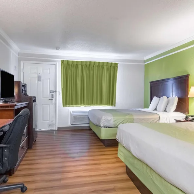 غرفة بسريرين كوين للمدخنين، Motel6 Kingsburg, CA 4/6