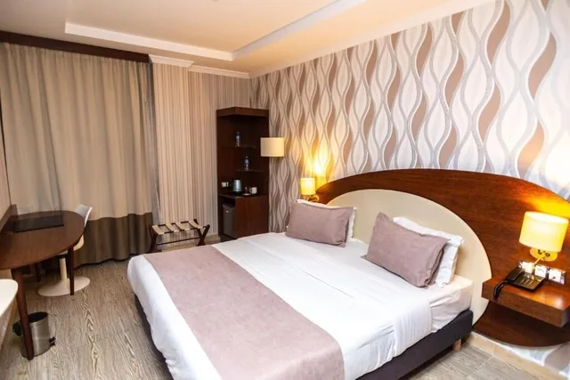 Standard Double / Standard Twin (S), Hotel Rue D'or 1/2