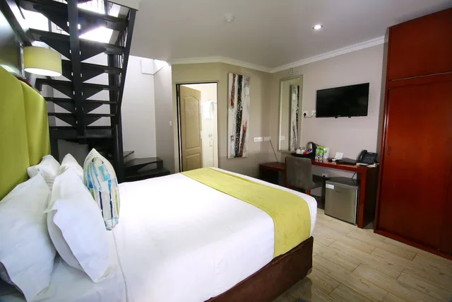 غرفة عائلية بسرير مزدوج وسريرين منفصلين، Travelodge Kasane 3/5