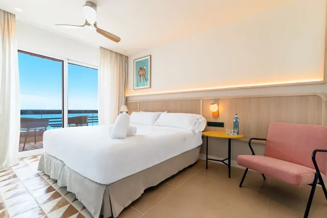 غرفة سوبيريور بسرير كوين بإطلالة على البحر، Akquaaa Boutique Hotel 5/9