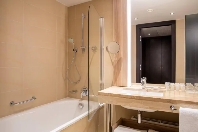 غرفة قياسية بسرير كينج بإطلالة على المدينة، AC Hotel by Marriott Bratislava Old Town (ex Austria Trend Hotel) 4/7